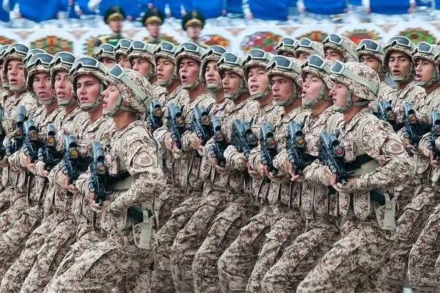 Türkmen Ordusu Geçit Töreninde