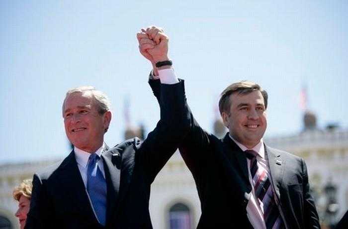 George Bush ve Mihail Saakaşvili