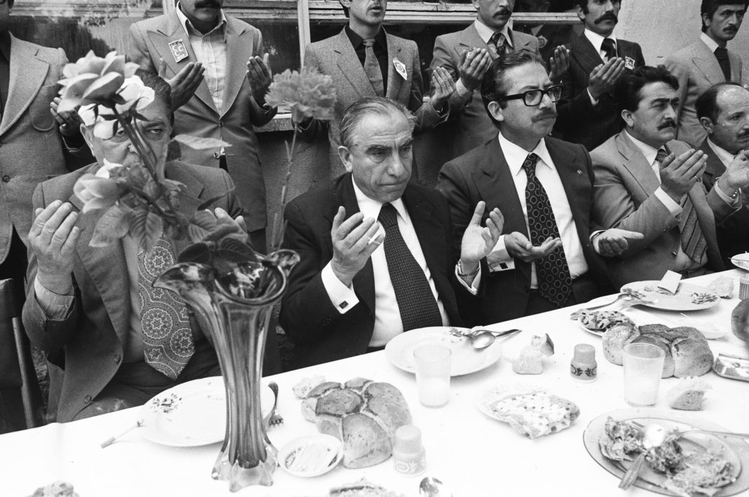 Alparslan Türkeş'in Arşivden Çıkan 'Bilinmeyen' 30 Fotoğrafı